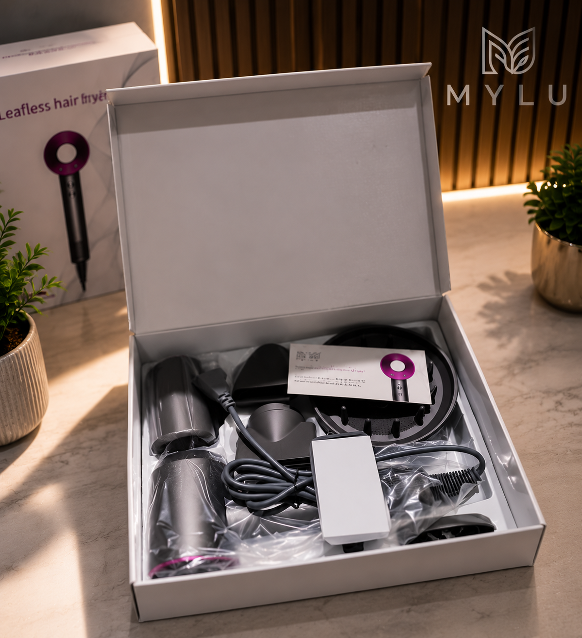 Secador iónico tipo dyson con accesorios